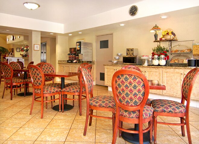The Prominence Hotel and Suites - Dogwood Lane Hotel, 